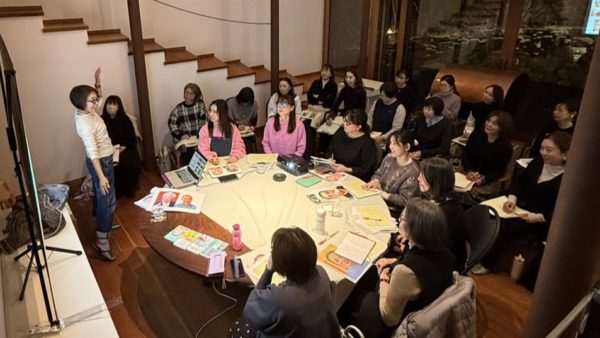 日本唯一の相貌心理学教授・ブゾン先生、OAKOへ—価値ある学びの時間